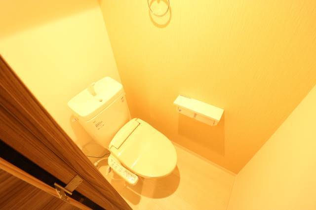 トイレ　シャワートイレ完備♪