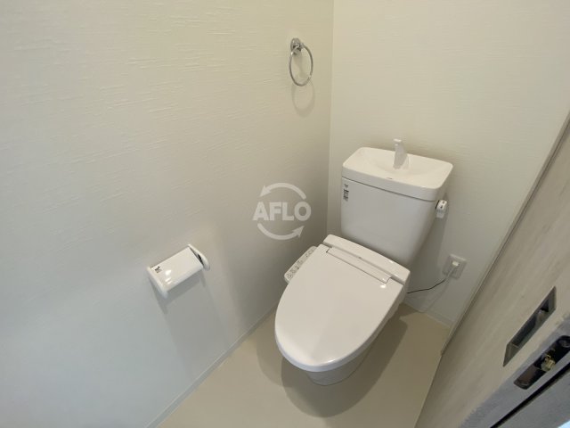 トイレ　オリーブコート　温水洗浄便座