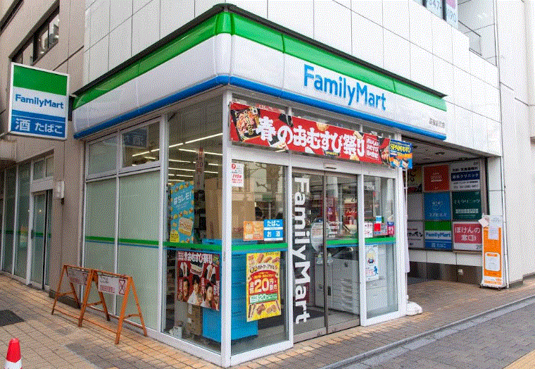 コンビニ　ファミリーマート荻窪駅北店（コンビニ）まで70m