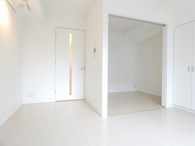 居室・リビング　写真は同タイプ住居です。