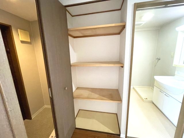 収納　イメージとして同建物他部屋を表示しています