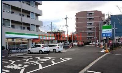 コンビニ　ファミリーマート吹田青葉丘店（コンビニ）まで396m