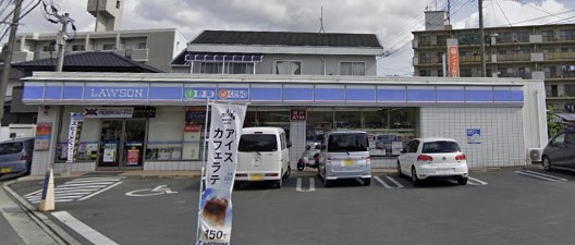 コンビニ　ローソン 久留米国分店（コンビニ）まで877m