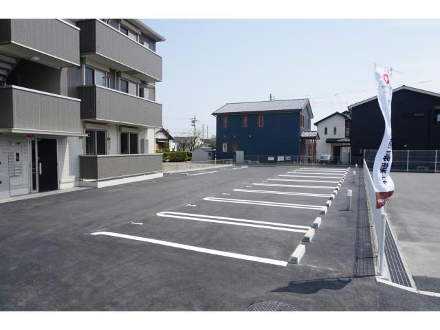 駐車場　駐車場