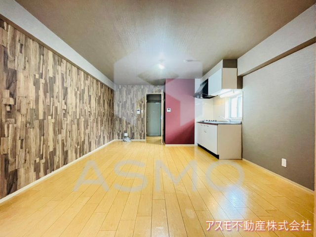 居室・リビング　同マンション別部屋参考写真