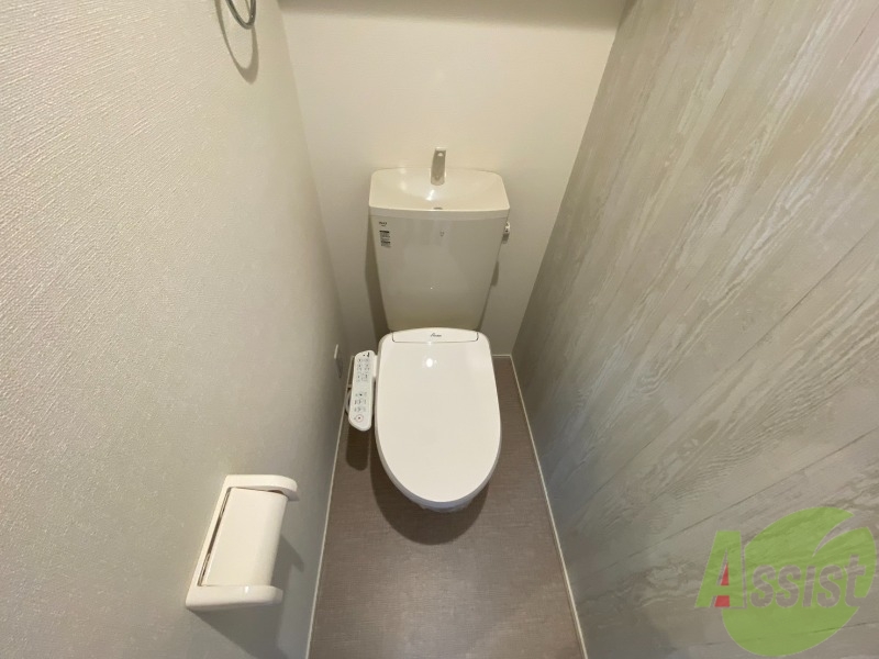 トイレ　トイレは温水洗浄便座で、とても快適にご利用いただけます。