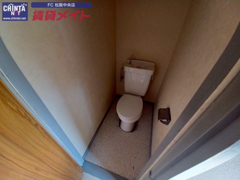 トイレ　同物件別部屋の写真