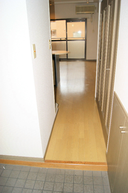 玄関　ホテルの様な豪華なマンションの入り口です☆