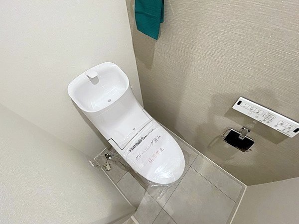 トイレ　落ち着いた色調のトイレです♪