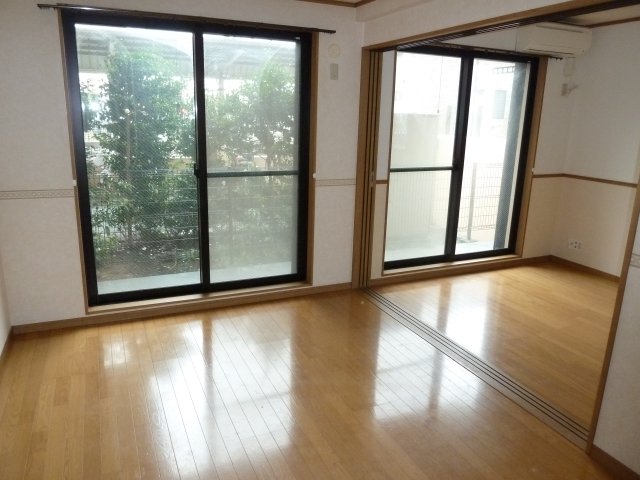 居室・リビング　別のお部屋の写真です