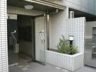 エントランス　清潔なエントランスです