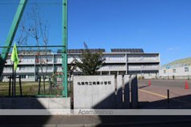 小学校　南郷小学校（小学校）まで378m