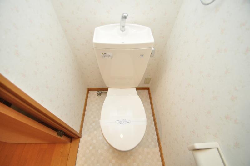 トイレ　落ち着いたトイレです