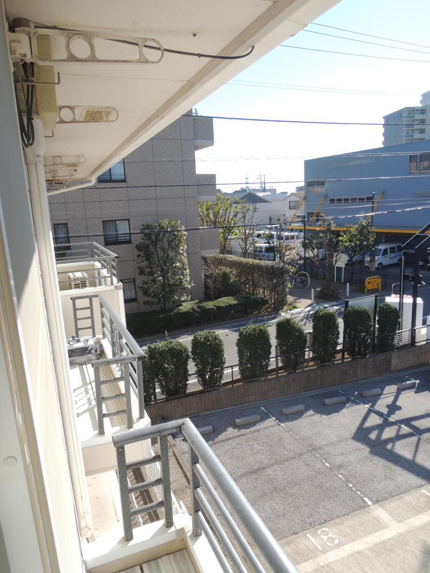 バルコニー　日差しがたっぷり浴びれます。