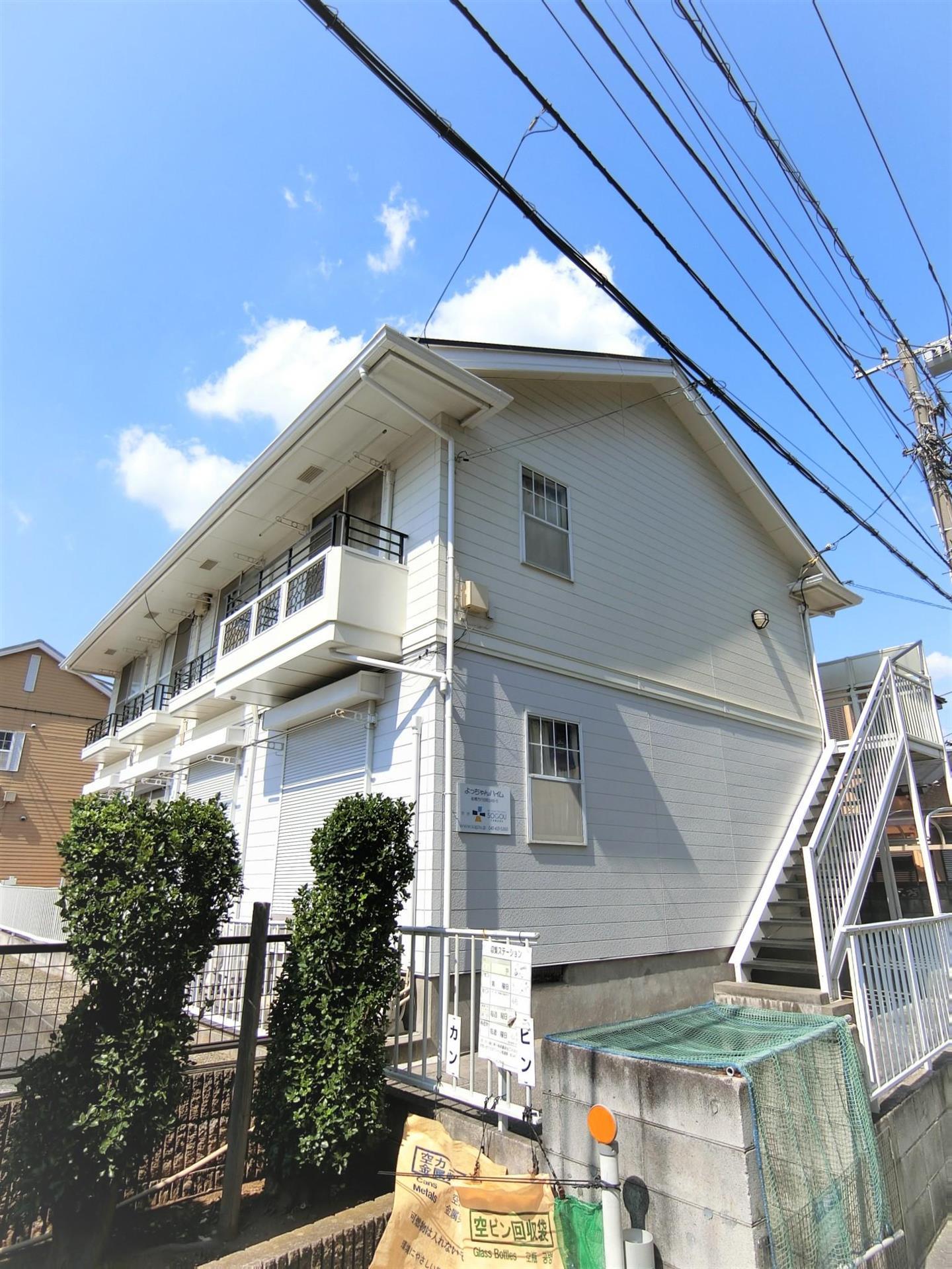 建物外観　1Fはシャッター付き