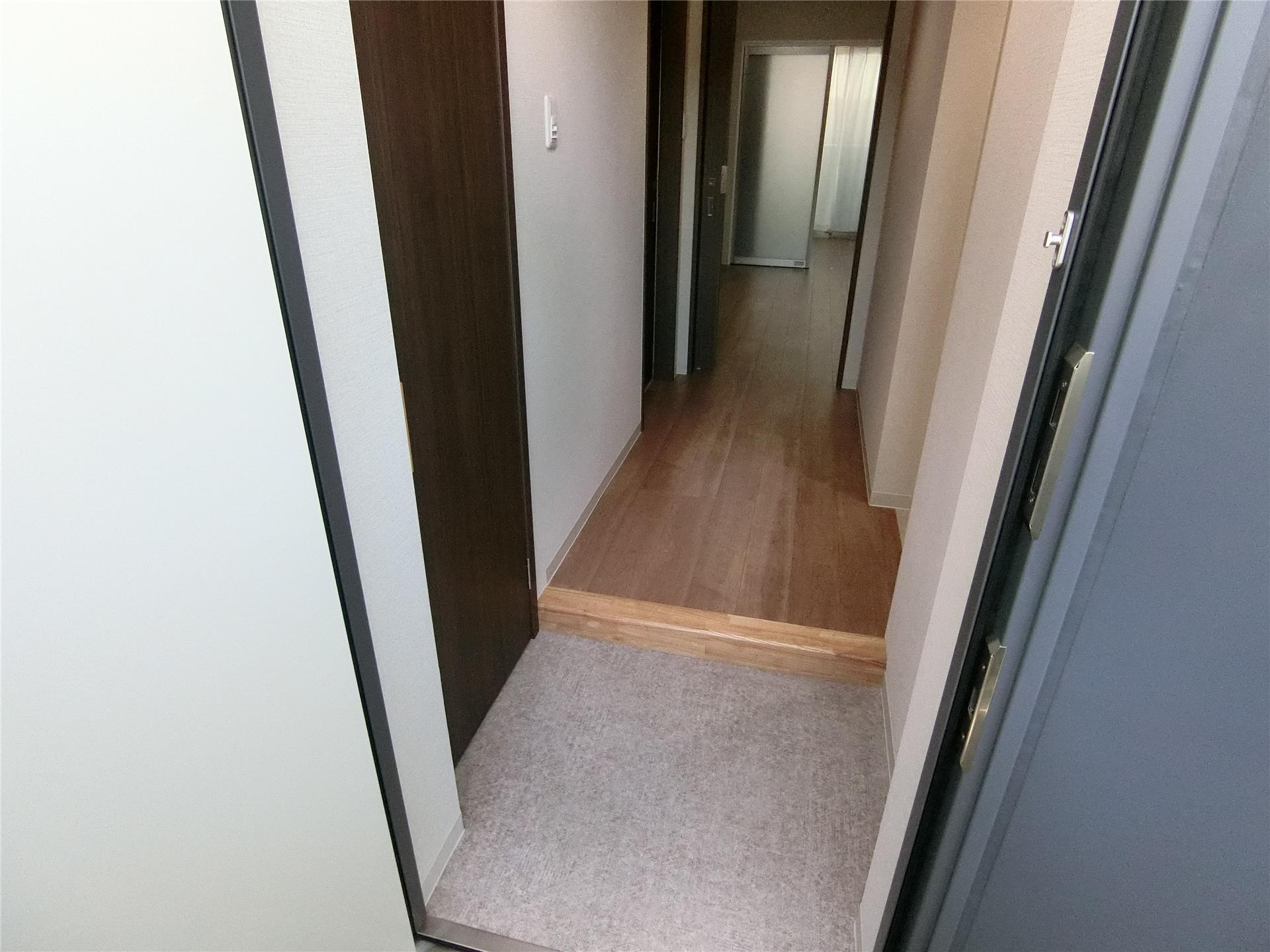 玄関　シューズボックス付きなので靴の整理整頓も便利な玄関♪