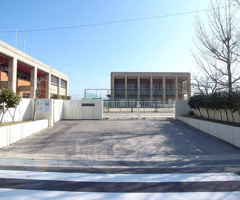 中学校　西ノ岡中学校（中学校）まで500m