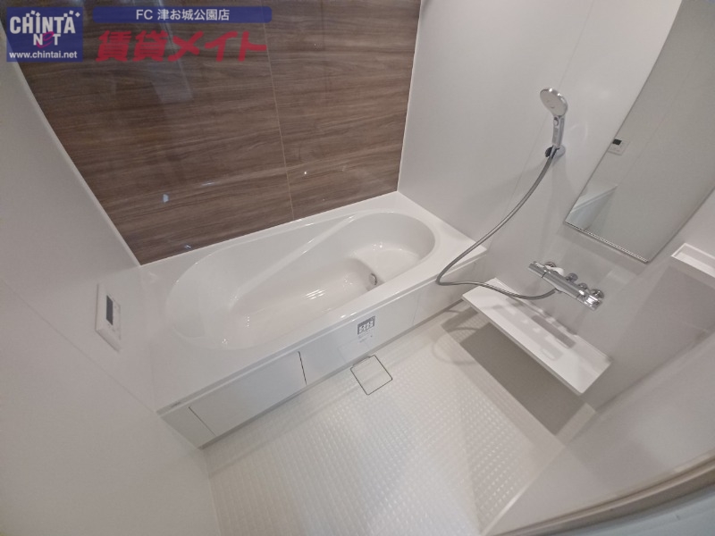バス・シャワールーム　同型参考写真