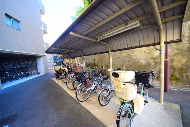 その他共有部分　★★屋根付き駐輪場完備★★