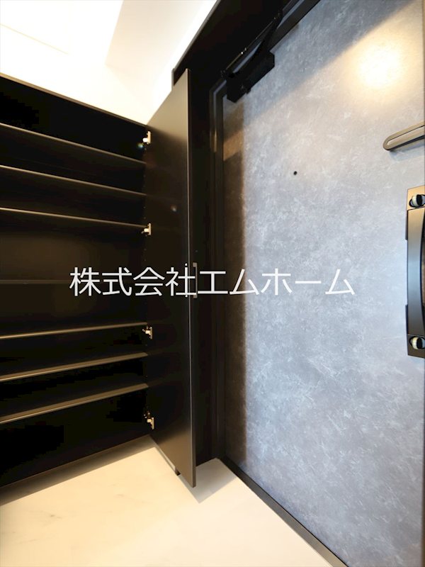 玄関　シューズボックス（収納充実してます）