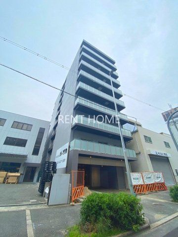 建物外観　9階建てＲＣ造の建物です。