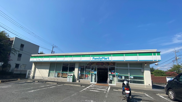 コンビニ　ファミリーマート八王子別所店（コンビニ）まで216m