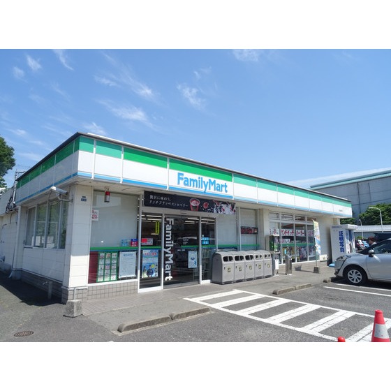 コンビニ　ファミリーマート熊本白山通り店（コンビニ）まで411m