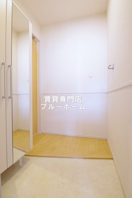 玄関　きれいな玄関スペース！