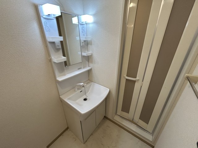 洗面設備　※同物件別号室の写真になります