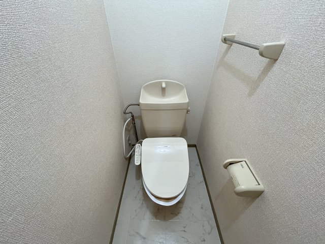 トイレ　※同物件別号室の写真になります