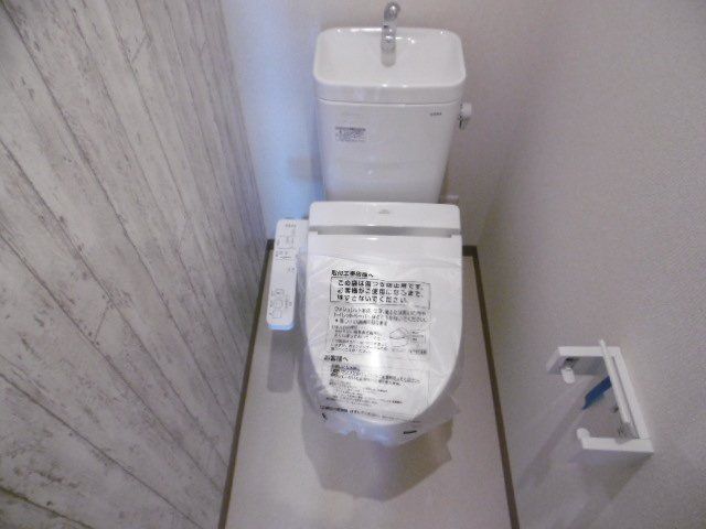 トイレ　ウォシュレット搭載のトイレです。