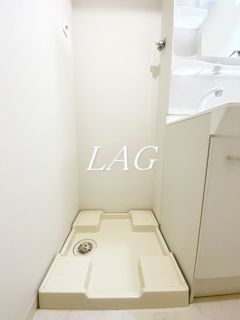 その他設備　室内洗濯機置き場です。（同一仕様です。）