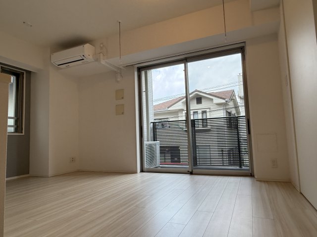 居室・リビング　同建物別室参考写真