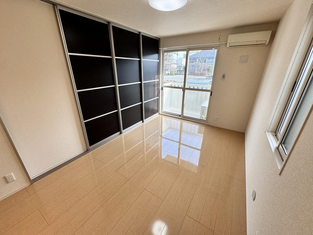 居室・リビング　別のお部屋のお写真です