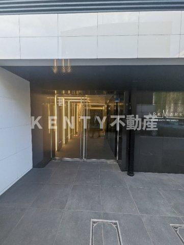エントランス　建物の内部です