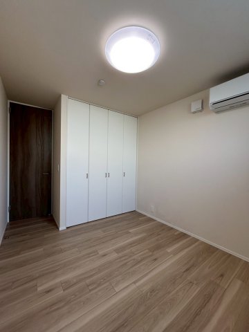 その他部屋・スペース　落ち着いて過ごせるお部屋なので、寝室にいかがでしょうか