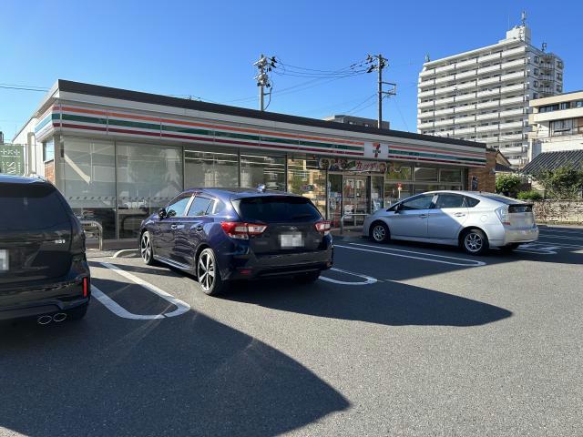 コンビニ　セブンイレブン郡山本町2丁目店（コンビニ）まで328m