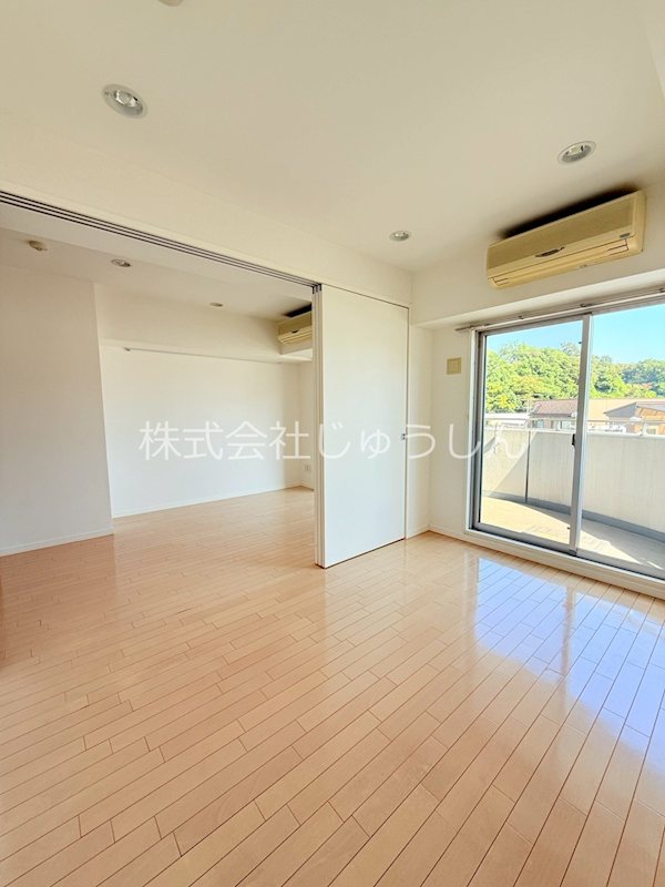居室・リビング　写真は同タイプ参考写真