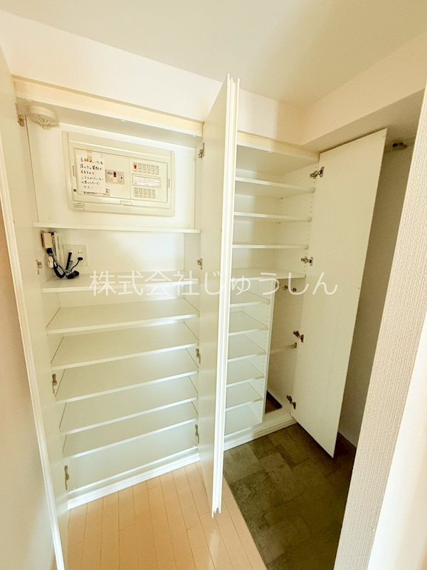 収納　写真は同タイプ参考写真