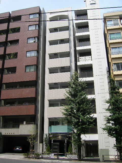 建物外観　９階建ての賃貸マンション