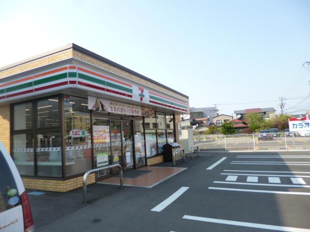 コンビニ　セブンイレブン秋田山王1丁目店（コンビニ）まで200m