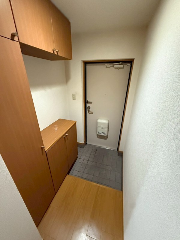 クレモナ山手の玄関写真