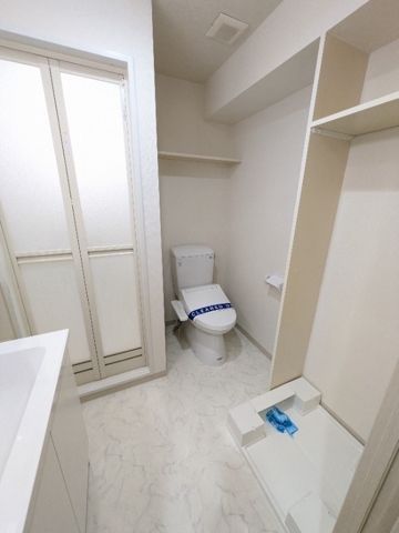 東京メトロ半蔵門線 清澄白河駅 徒歩5分 9階建 築19年のトイレ写真