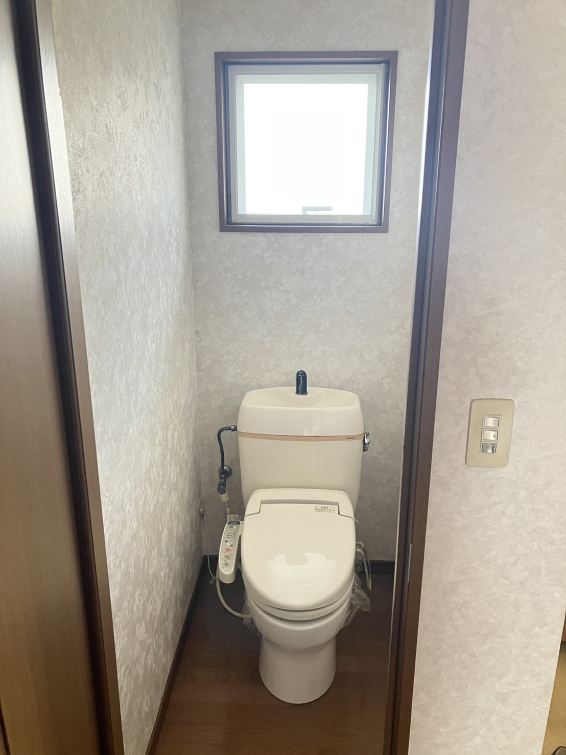 トイレ　※同タイプのお部屋の写真です。