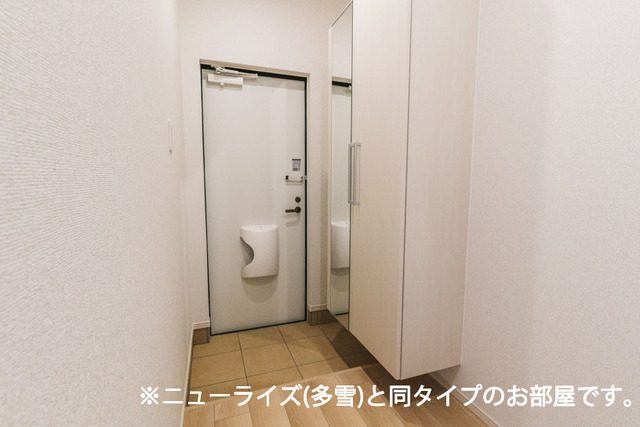 玄関　同タイプ室内