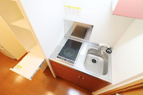 キッチン　２口コンロ付きラジエントヒータ※キッチン棚が多く収納に便利