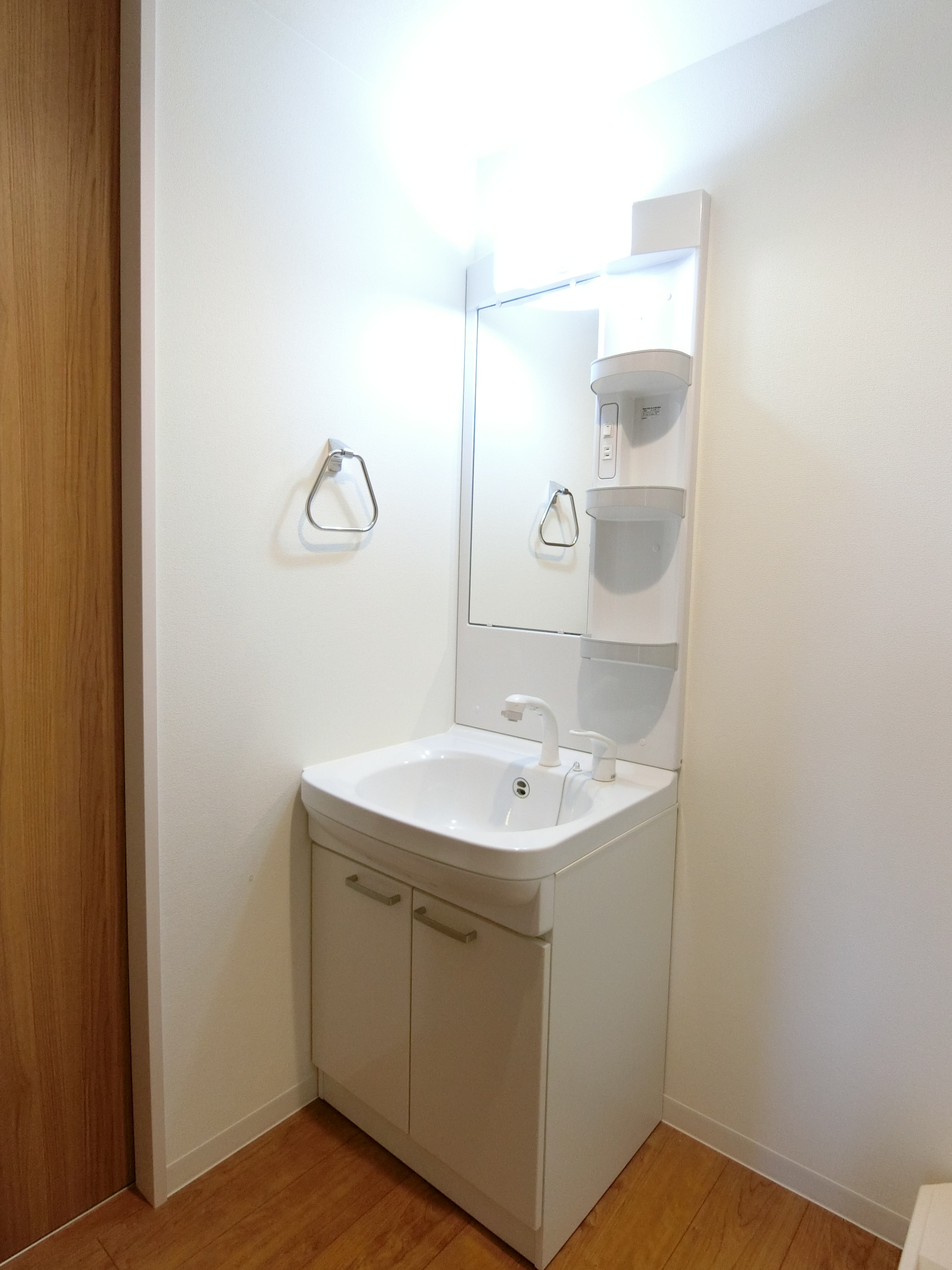 洗面設備　※同物件、別部屋になります。