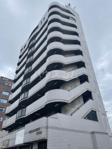 名古屋市西区栄生のマンションの建物外観