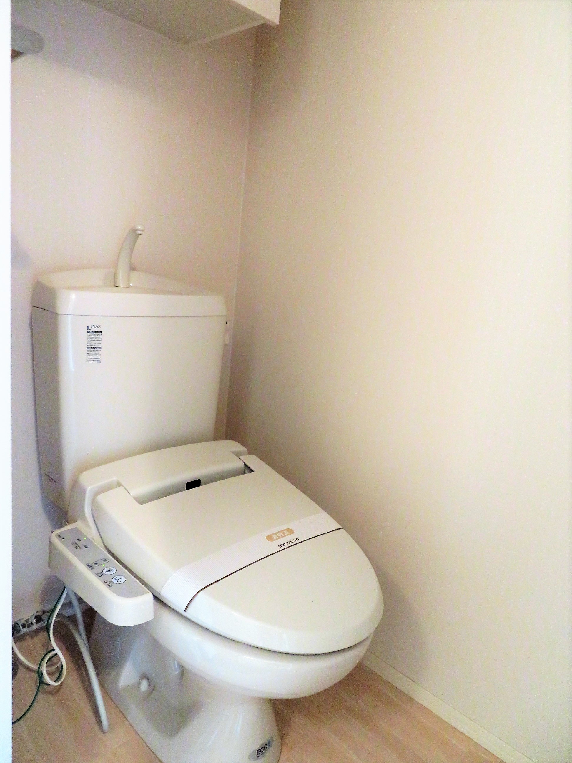 トイレ　ウォシュレット付きです。