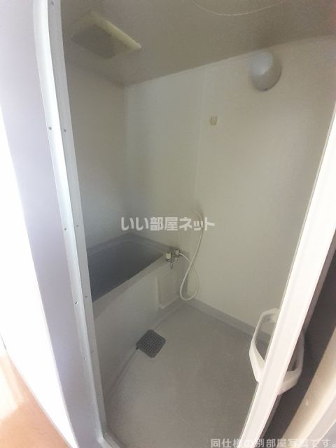 【泉川マンションのバス・シャワールーム】